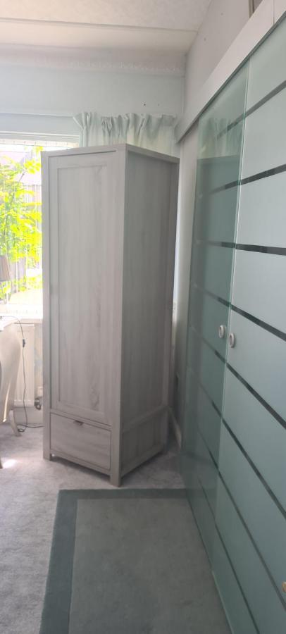 Parc Lodge Guesthouse Бридженд Экстерьер фото